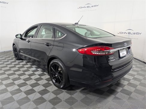 Used 2017 Ford Fusion SE image 3