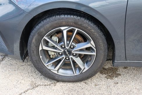 Used 2022 Kia Forte LXS image 7