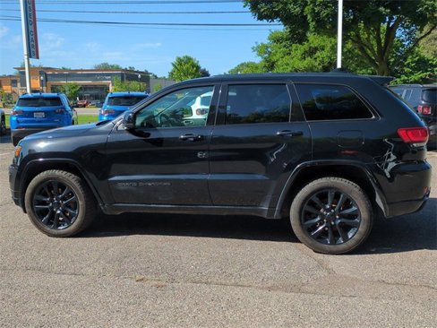 Used 2020 Jeep Grand Cherokee Altitude image 2