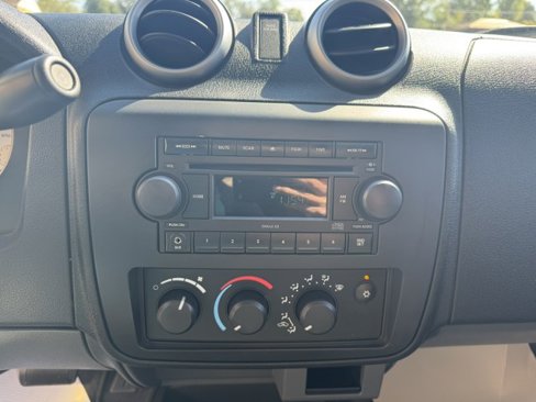 Used 2007 Mitsubishi Raider LS image 12