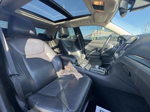 Used 2019 Chrysler 300 Limited image 24