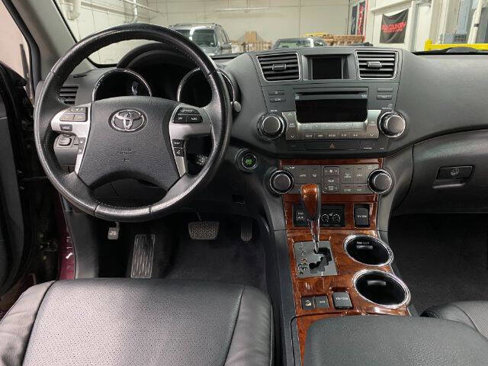 Used 2012 Toyota Highlander Limited image 22