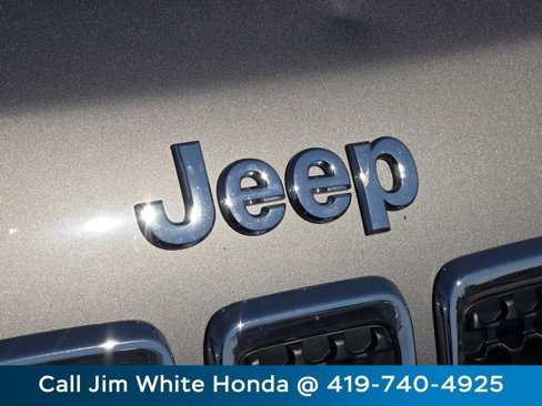 Used 2020 Jeep Cherokee Latitude w/ Cold Weather Group image 22