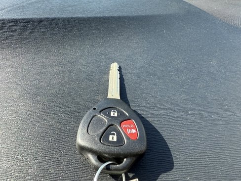 Used 2015 Toyota Venza LE image 39
