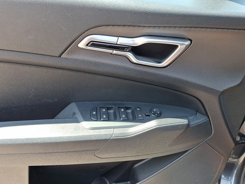 Used 2023 Kia Sportage LX image 12