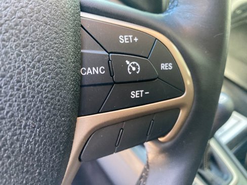 Used 2016 Jeep Cherokee Latitude w/ Safety/Convenience Group image 43