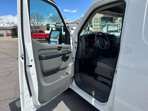 Used 2020 Nissan NV 2500 S image 9