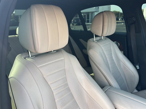 Used 2017 Mercedes-Benz E 300 4MATIC image 25