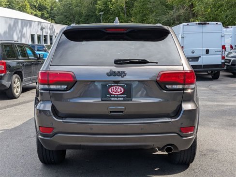 Used 2019 Jeep Grand Cherokee Altitude image 4