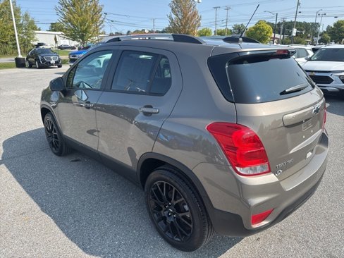 Used 2022 Chevrolet Trax LT w/ Sport Edition image 4