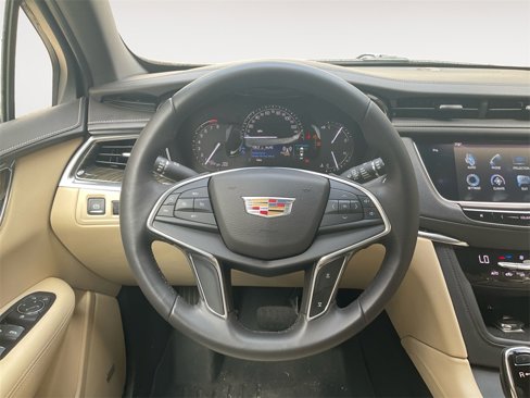 Used 2017 Cadillac XT5 FWD image 18