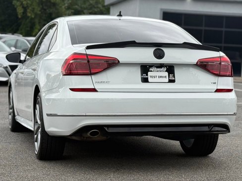 Used 2018 Volkswagen Passat 2.0T R-Line image 3