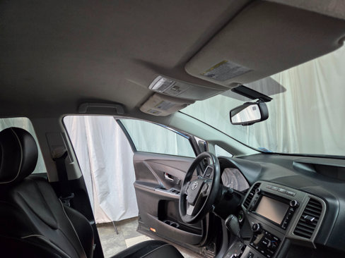 Used 2013 Toyota Venza LE image 25