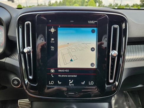 Used 2021 Volvo XC40 T5 R-Design w/ Advanced Package image 16