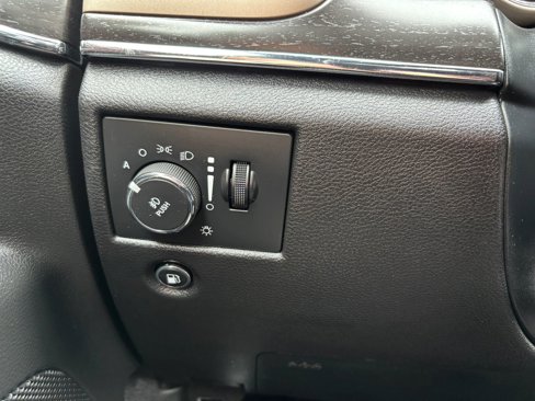 Used 2017 Jeep Grand Cherokee Limited image 31