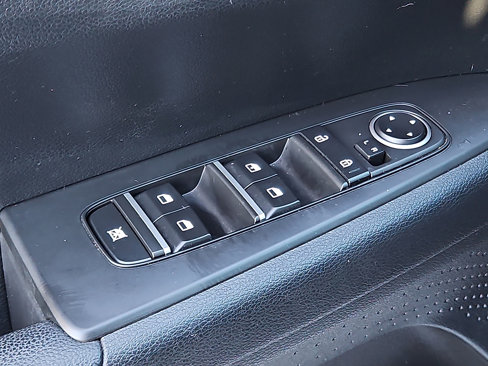 Used 2023 Kia Forte LXS w/ LXS Technology Package image 25