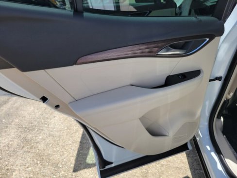 Certified 2021 Buick Envision Avenir w/ Technology Package II image 32