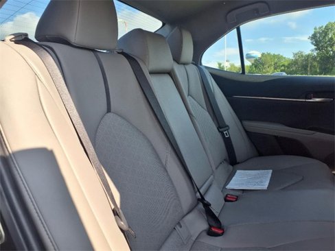 Used 2021 Toyota Camry XSE image 11