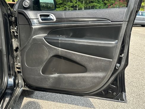 Used 2019 Jeep Grand Cherokee Limited image 14