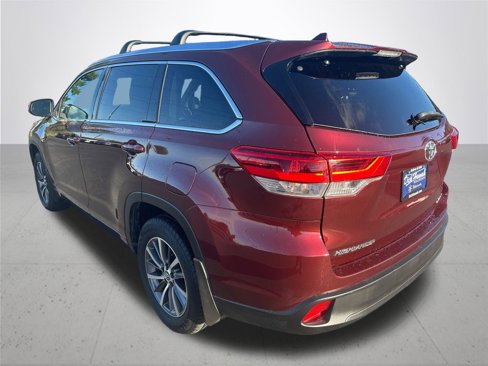 Used 2018 Toyota Highlander XLE image 8