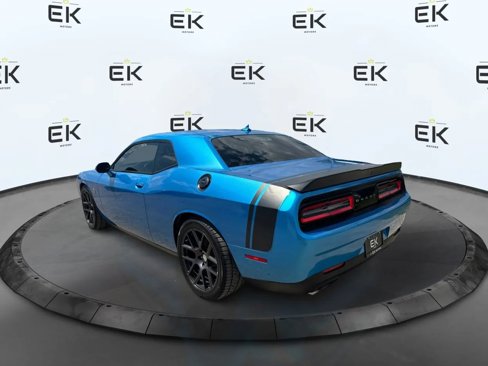 Used 2016 Dodge Challenger R/T Scat Pack w/ Leather Interior Group image 5