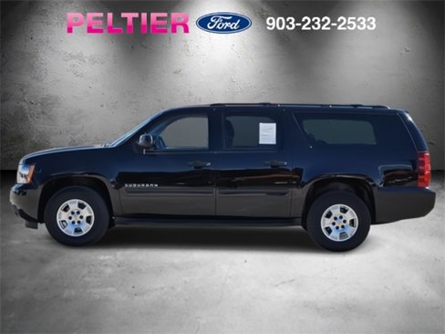 Used 2013 Chevrolet Suburban LS image 4
