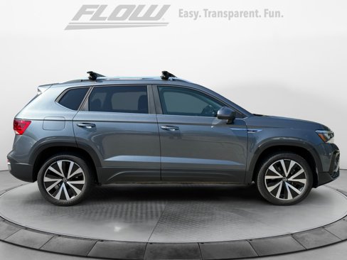 Used 2023 Volkswagen Taos SE image 9
