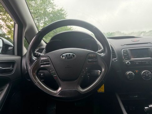 Used 2016 Kia Forte EX image 9