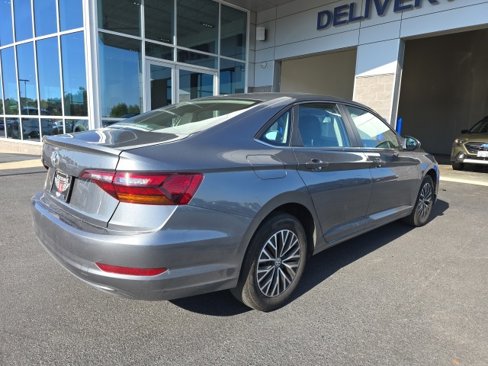 Used 2019 Volkswagen Jetta SE w/ Cold Weather Package image 5