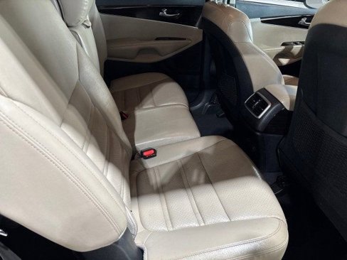Used 2019 Kia Sorento EX image 18