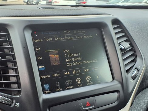 Used 2016 Jeep Cherokee Latitude w/ Cold Weather Group image 15