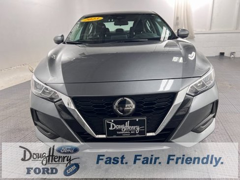 Used 2023 Nissan Sentra SV image 2
