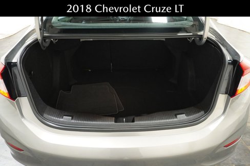 Used 2018 Chevrolet Cruze LT w/ Convenience Package image 7