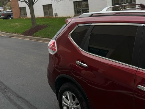 Used 2014 Nissan Rogue SV w/ SV Family Package image 11