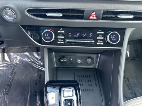 Used 2023 Hyundai Sonata Limited w/ Preferred Accessory Package image 32