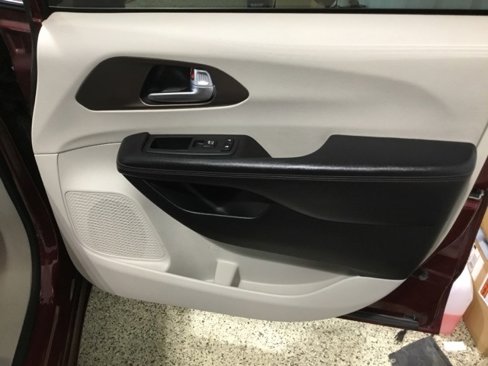 Used 2017 Chrysler Pacifica Touring-L Plus image 53