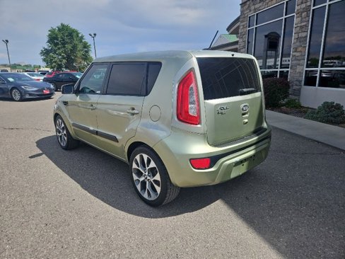 Used 2013 Kia Soul ! w/ Premium Pkg image 3