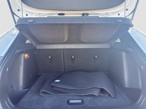 Used 2024 Chevrolet Trax RS w/ Sunroof Package image 19