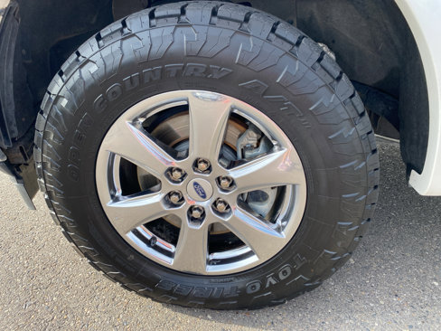 Used 2019 Ford F150 Lariat image 2