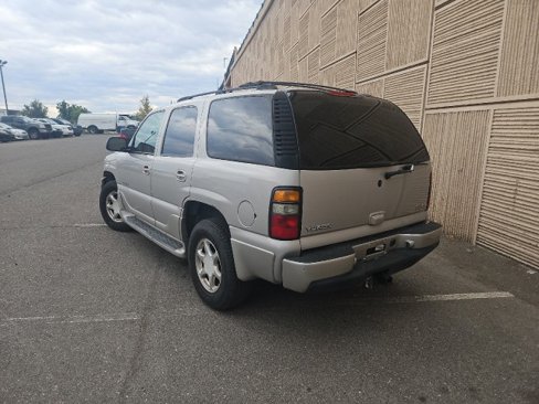 Used 2005 GMC Yukon Denali image 3