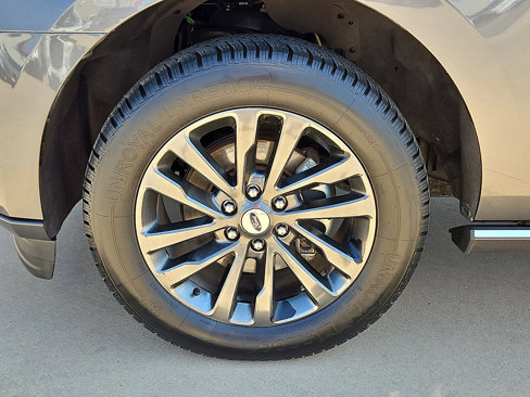 Used 2020 Ford Expedition Limited image 5