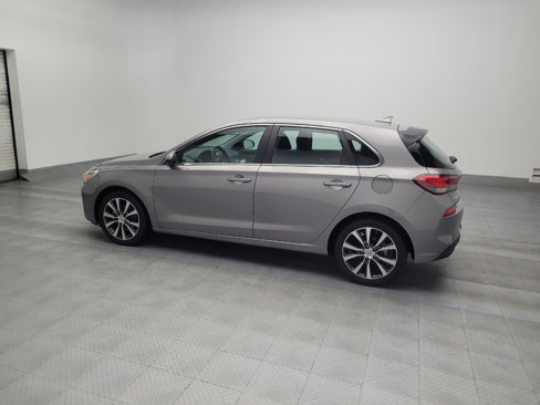 Used 2020 Hyundai Elantra GT image 3