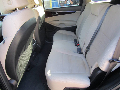 Used 2017 Kia Sorento AWD image 16