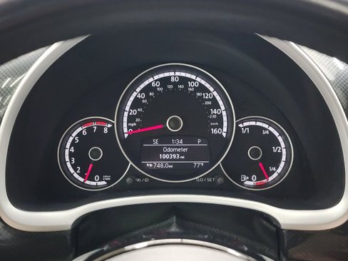 Used 2013 Volkswagen Beetle 2.0T image 23