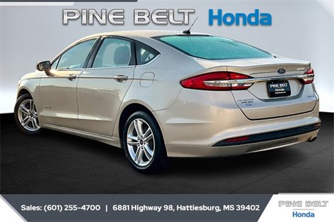 Used 2018 Ford Fusion S image 2
