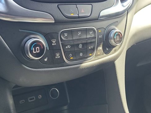Used 2022 Chevrolet Equinox LT image 31