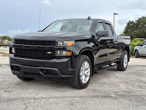Used 2022 Chevrolet Silverado 1500 Custom image 3