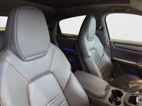 Used 2023 Porsche Cayenne Turbo image 21