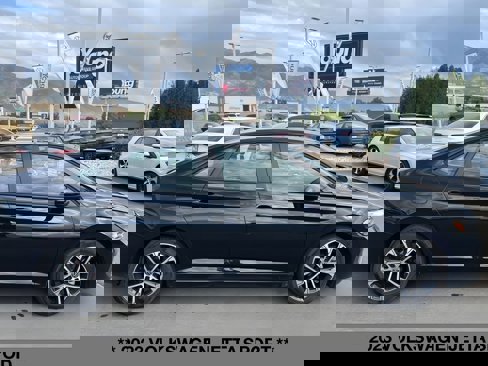 Used 2023 Volkswagen Jetta Sport image 3