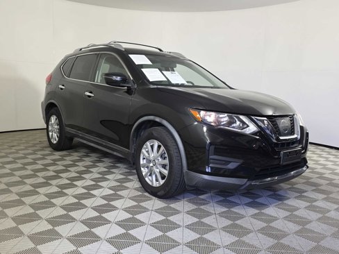 Used 2017 Nissan Rogue SV image 1